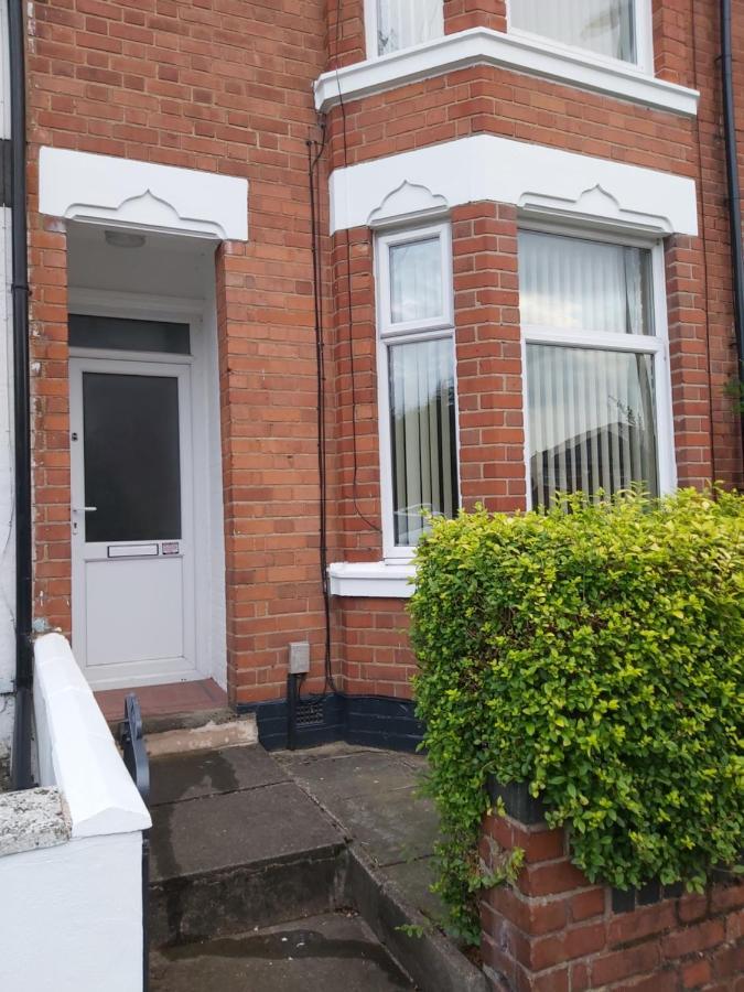 Comfy 4 Bed Home Away From Home Coventry Exterior photo